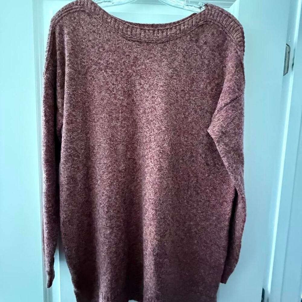 Old navy burgundy sweater size L scoop neck